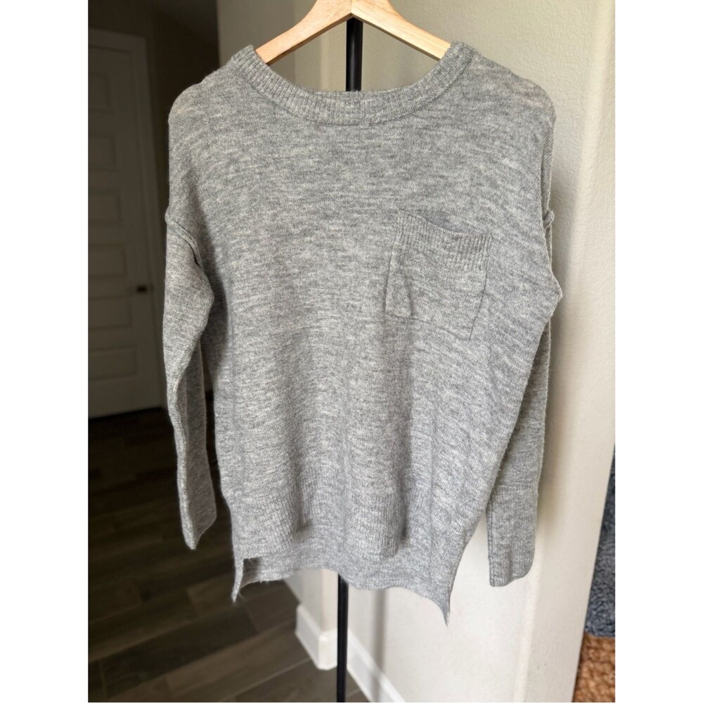Zenana Outfitters Light Gray Crew Neck Sweater S/M